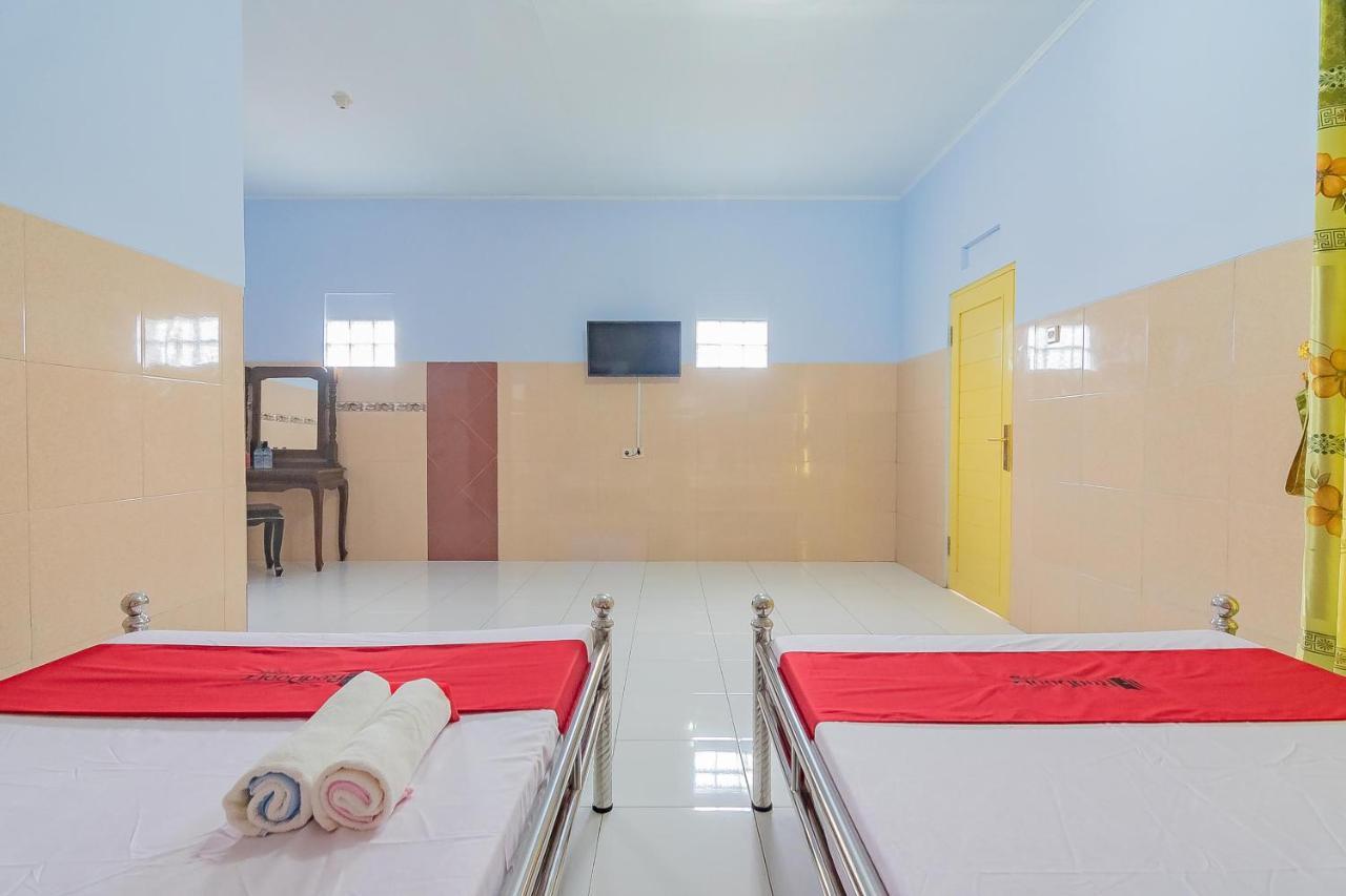 RedDoorz Syariah @ Tambak Mekar Street Subang Hotel Djalantjagak Bagian luar foto