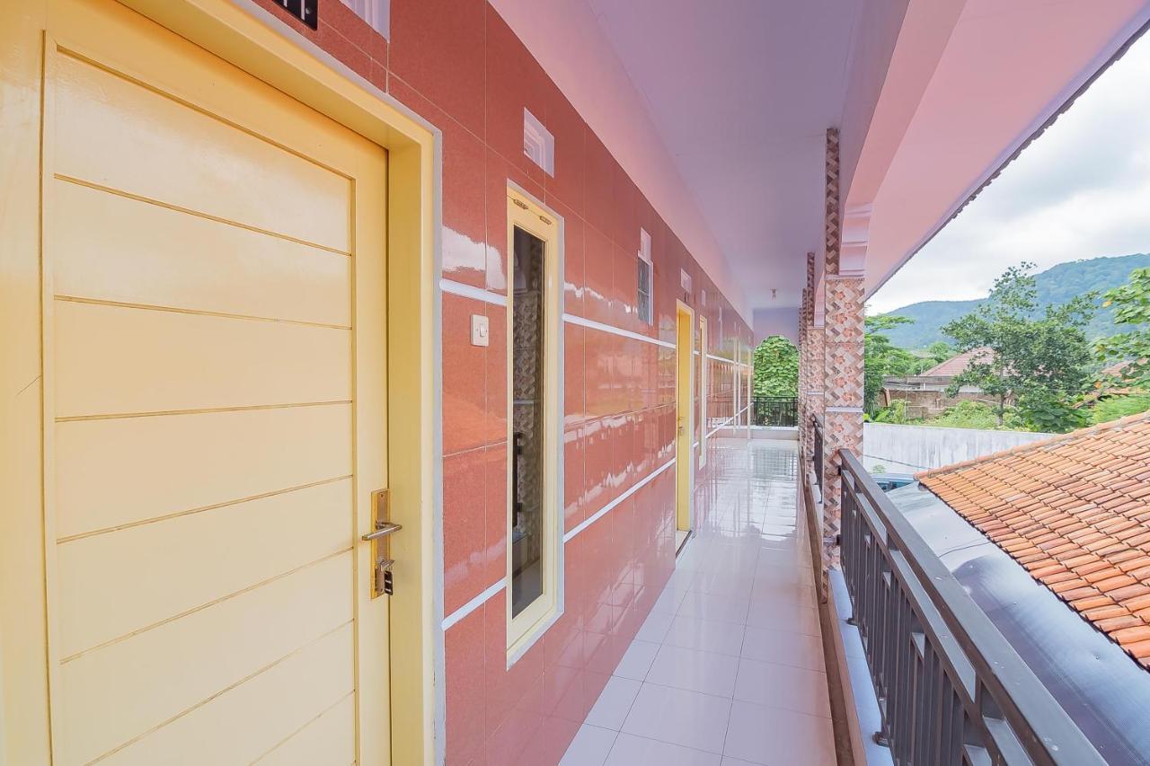 RedDoorz Syariah @ Tambak Mekar Street Subang Hotel Djalantjagak Bagian luar foto