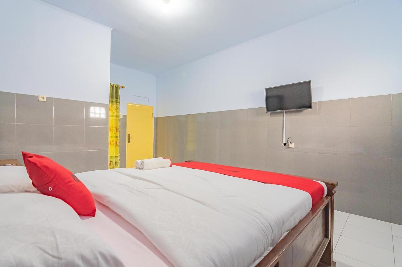 RedDoorz Syariah @ Tambak Mekar Street Subang Hotel Djalantjagak Bagian luar foto