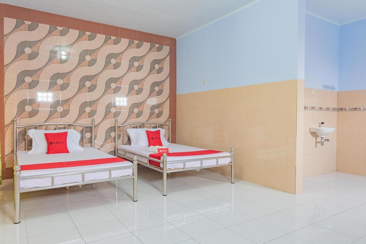 RedDoorz Syariah @ Tambak Mekar Street Subang Hotel Djalantjagak Bagian luar foto